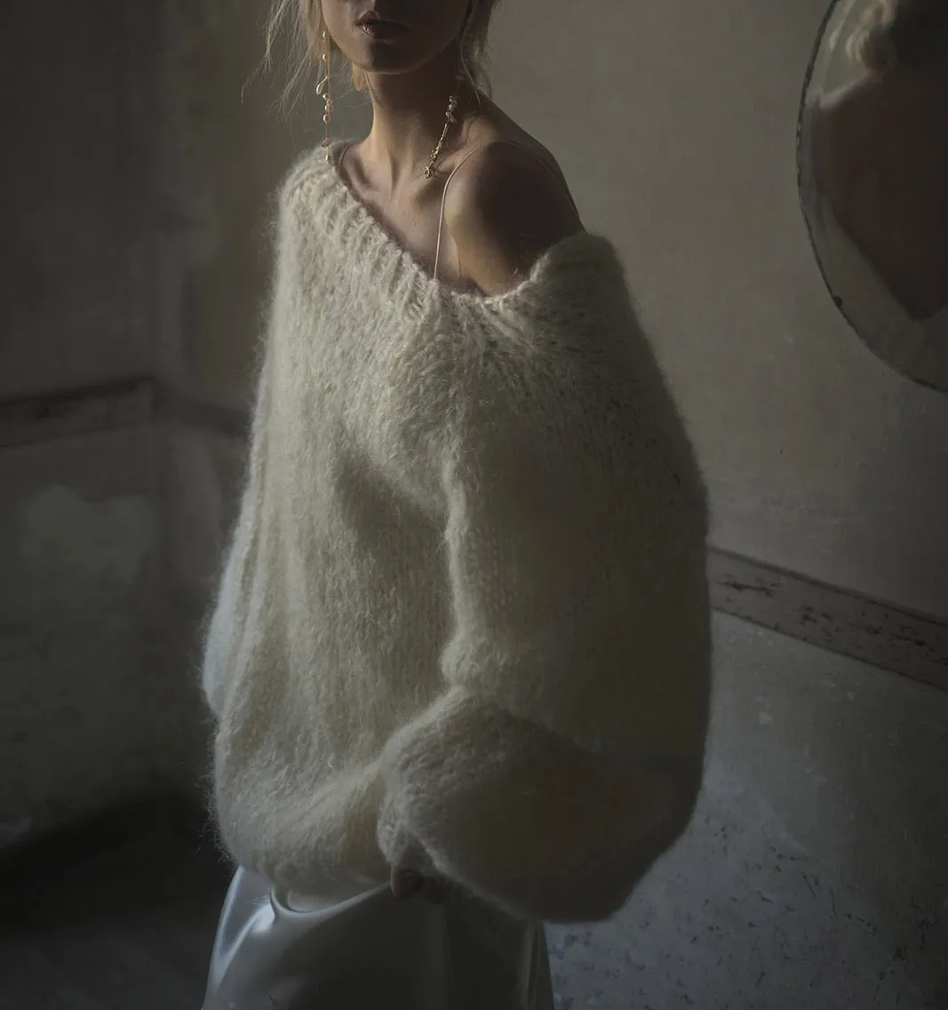 Mujer con jersey de punto